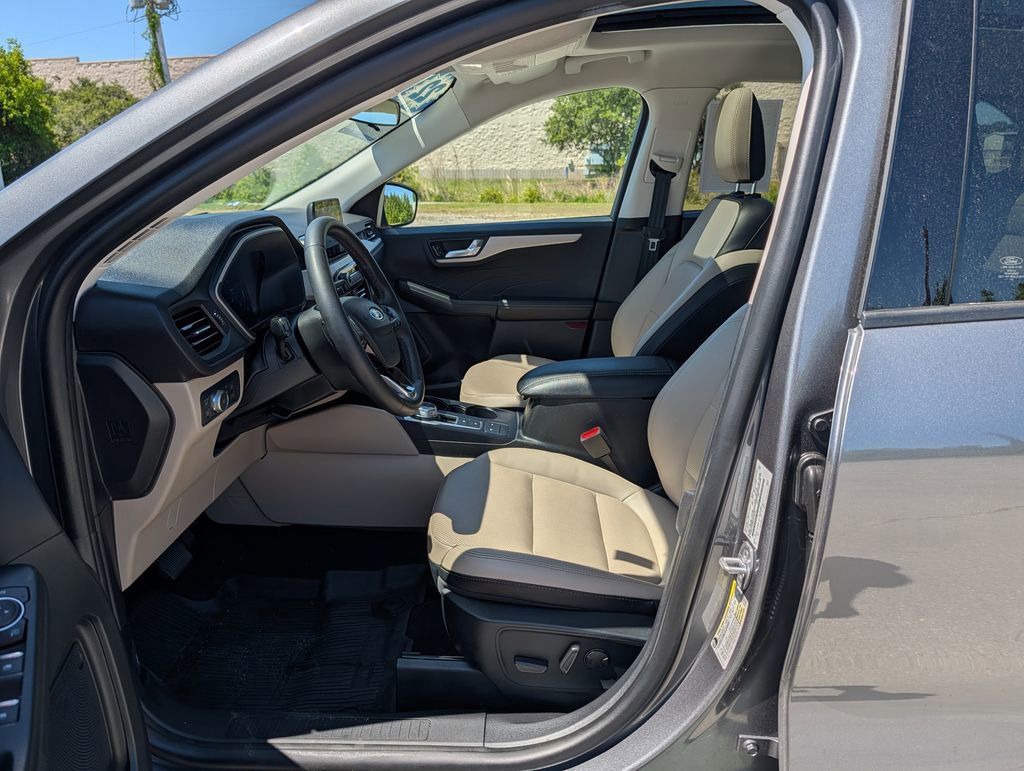 Certified 2022 Ford Escape SEL w/ Technology Package FWD image 18