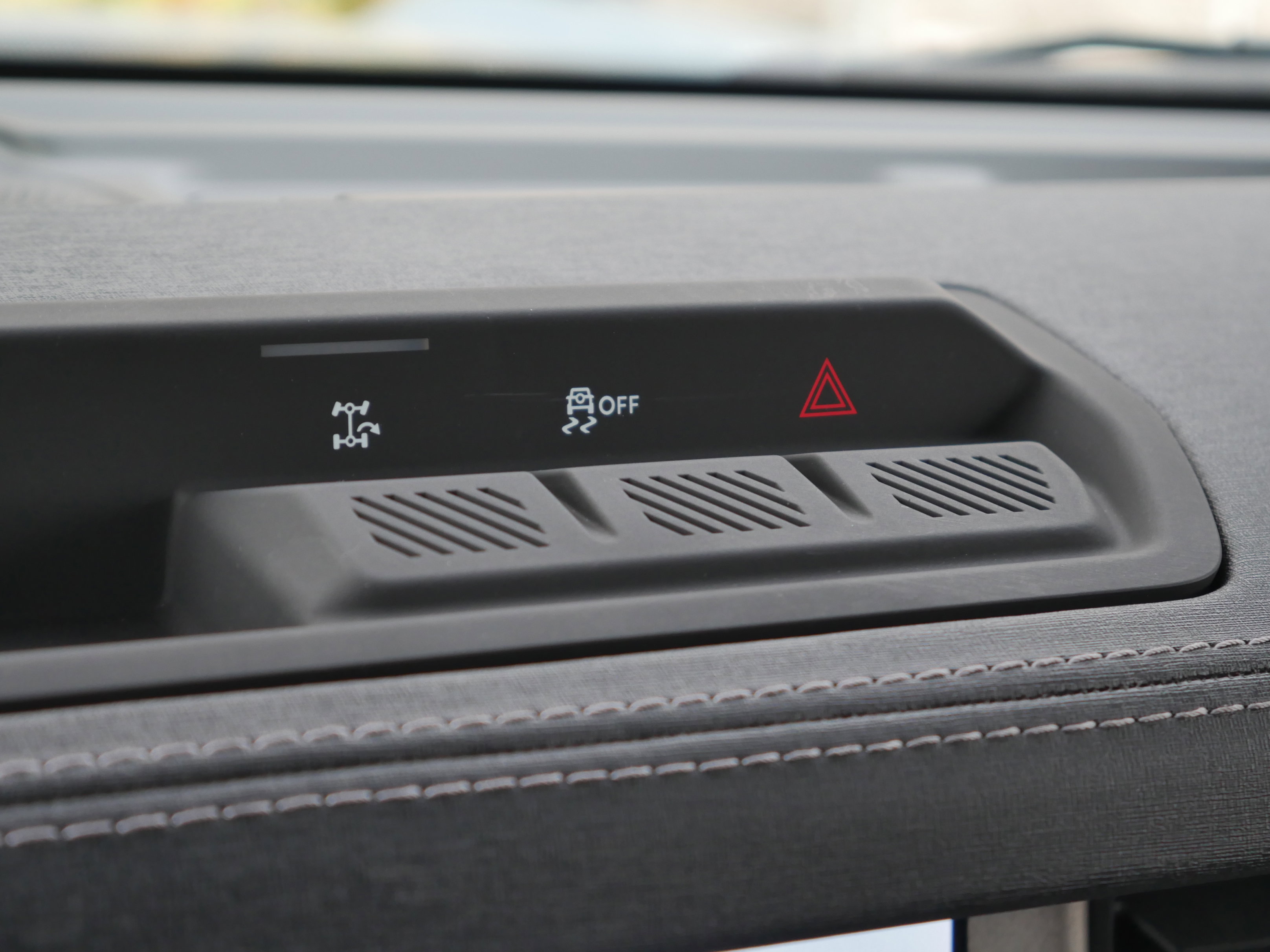 Certified 2025 Ford Bronco Outer Banks AWD/4WD image 11
