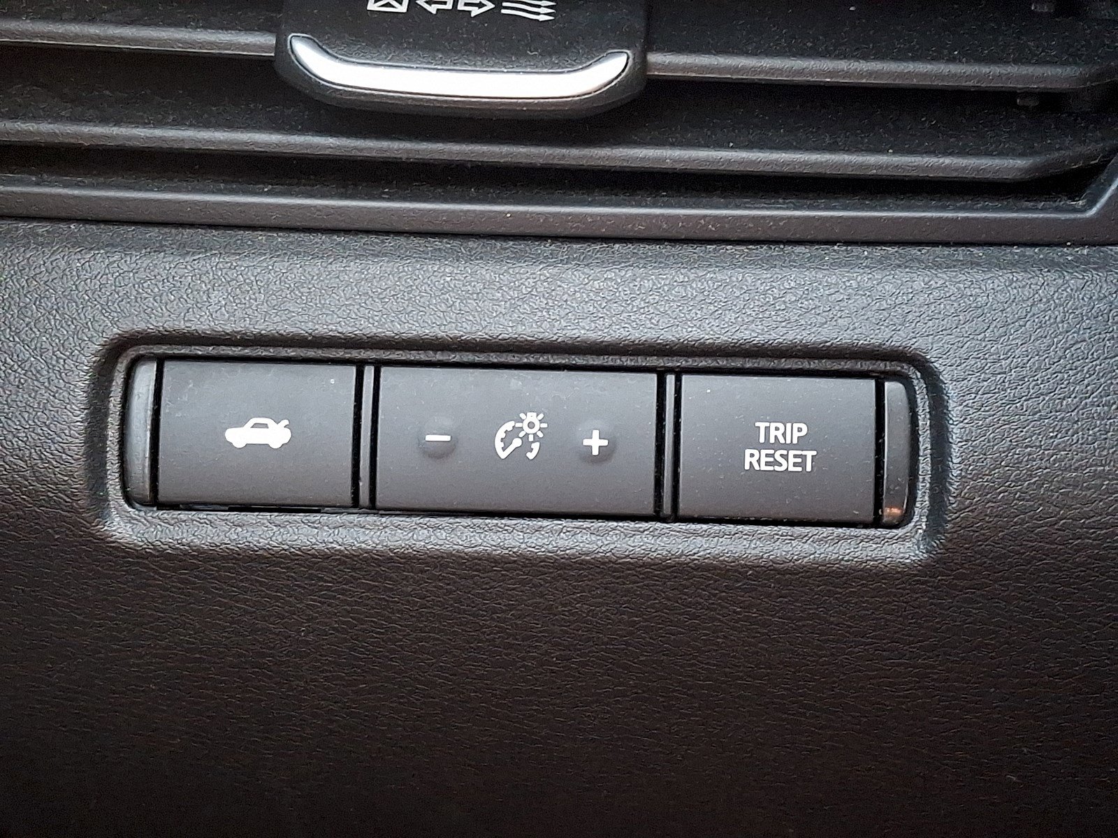 Used 2024 Nissan Altima 2.5 SV FWD image 25