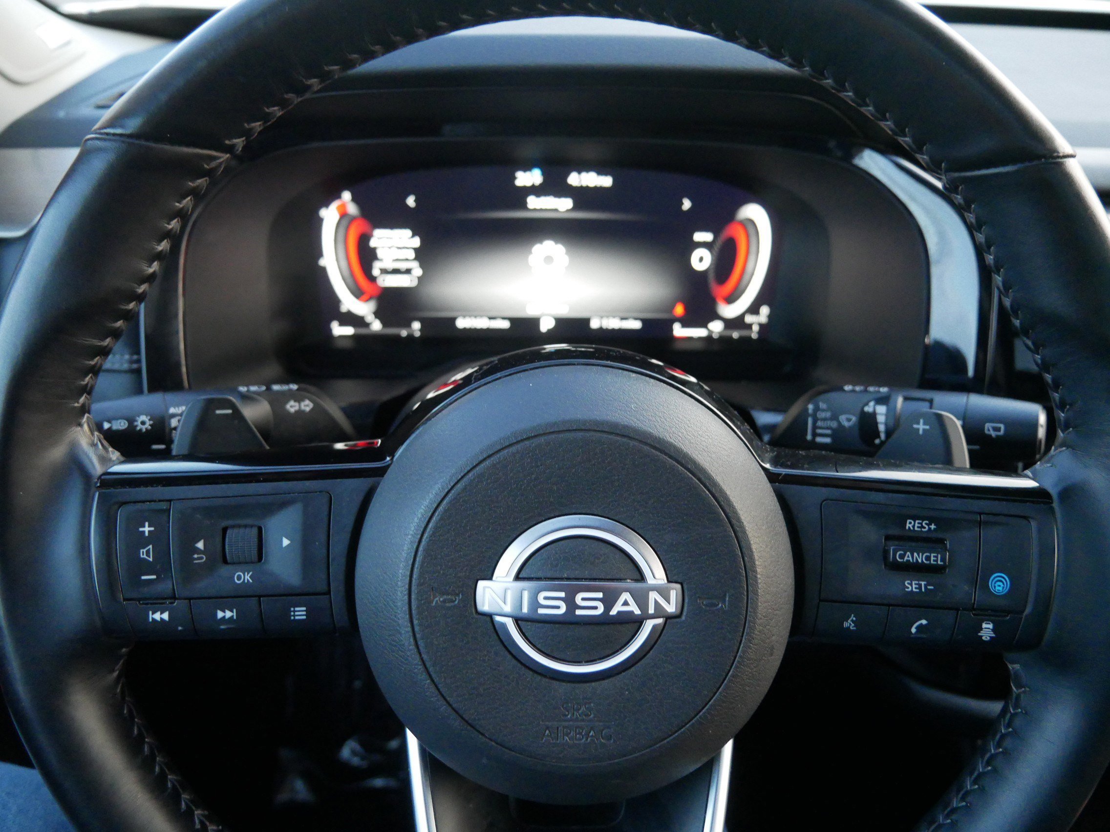 Used 2023 Nissan Pathfinder Platinum image 25