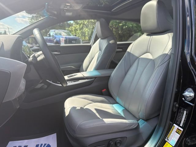 Used 2022 Toyota Avalon XLE w/ Moonroof Package FWD image 17
