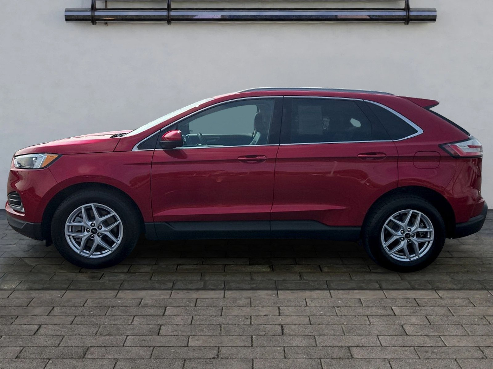 Certified 2024 Ford Edge SEL w/ Convenience Package AWD/4WD image 6