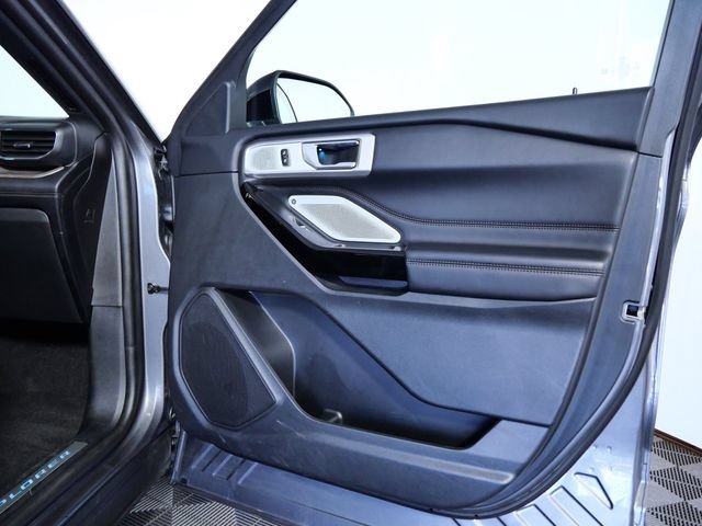 Certified 2023 Ford Explorer Platinum w/ Technology Package AWD/4WD image 10