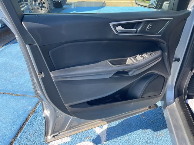 Certified 2022 Ford Edge SEL w/ Convenience Package AWD/4WD image 2