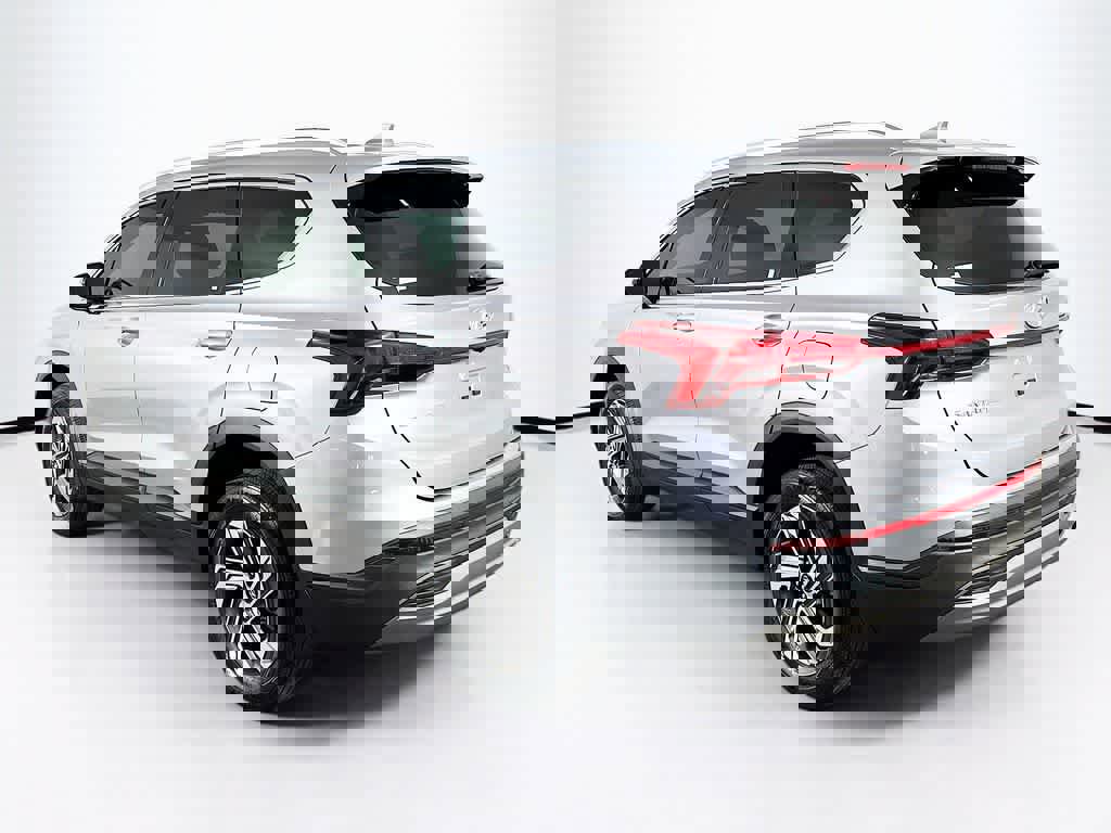 Used 2023 Hyundai Santa Fe SEL image 3