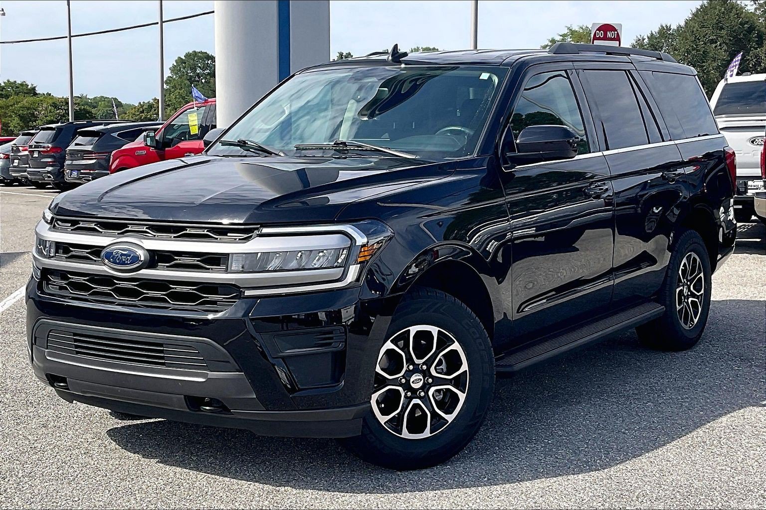 Certified 2023 Ford Expedition XLT AWD/4WD image 3