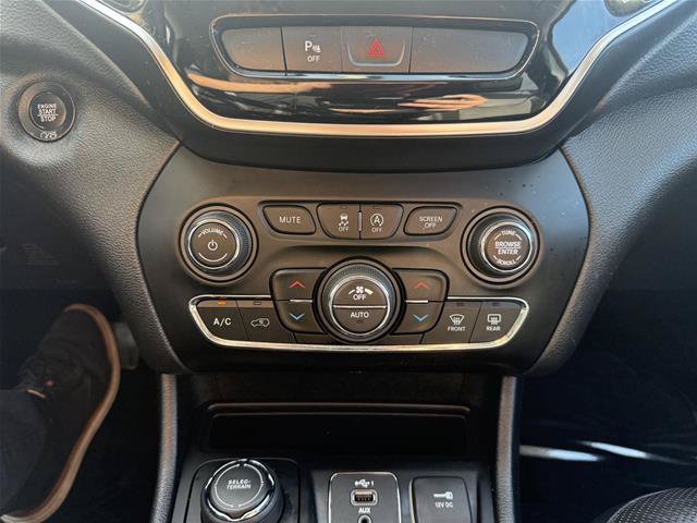 Used 2019 Jeep Cherokee Limited AWD/4WD image 16