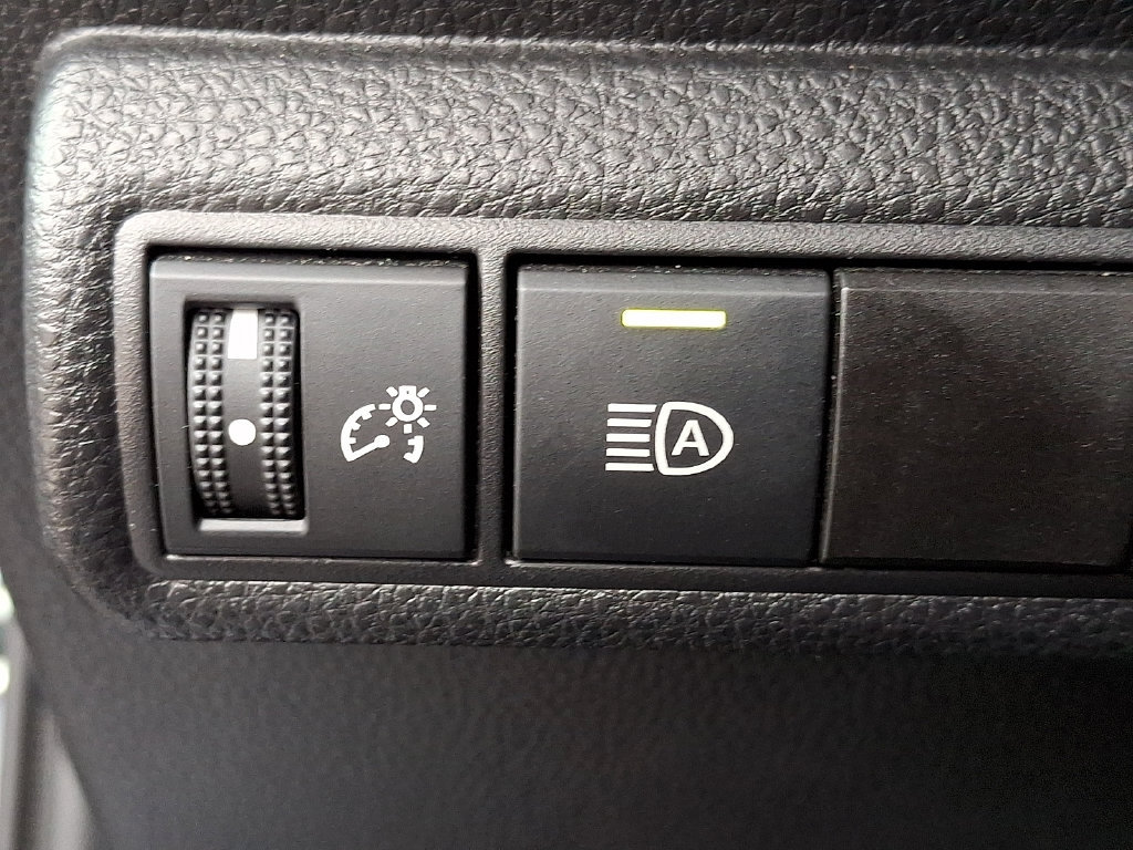 Used 2025 Toyota Corolla LE w/ Convenience Package FWD image 25