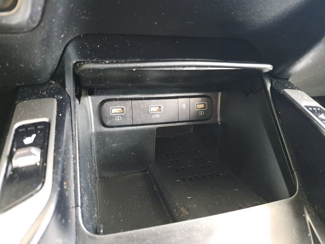 Used 2023 Kia Sorento S w/ Panoramic Sunroof Package image 13