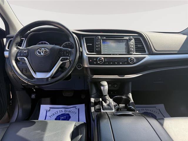 Used 2017 Toyota Highlander XLE AWD/4WD image 22