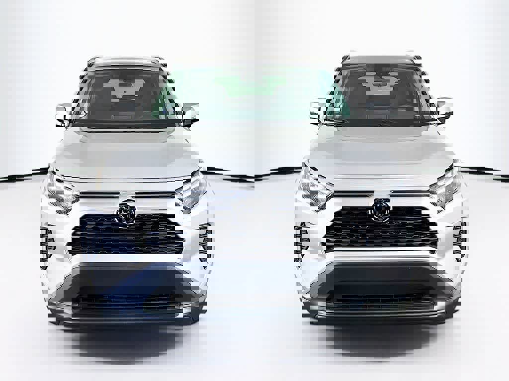 Used 2024 Toyota RAV4 XLE image 8