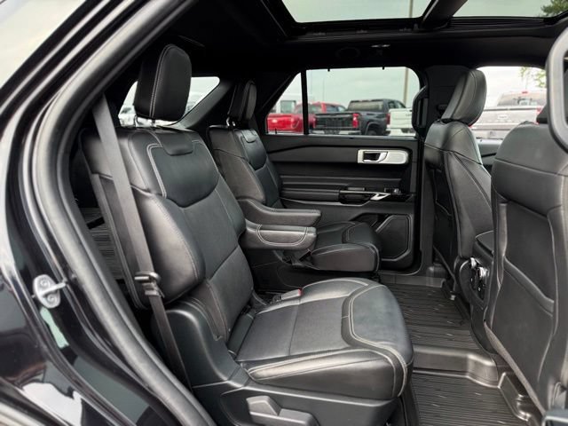 Certified 2023 Ford Explorer ST w/ Technology Package AWD/4WD image 18