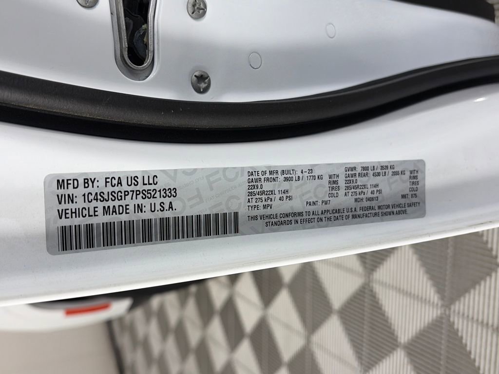 Used 2023 Jeep Grand Wagoneer L Series III w/ Rear Seat Video Group 1 image 9