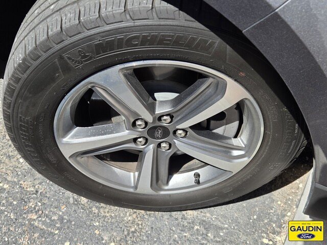 Certified 2024 Ford Edge SEL w/ Convenience Package AWD/4WD image 4