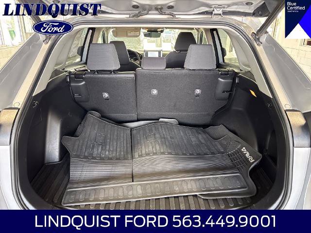 Used 2020 Toyota RAV4 XLE w/ Convenience Package FWD image 18