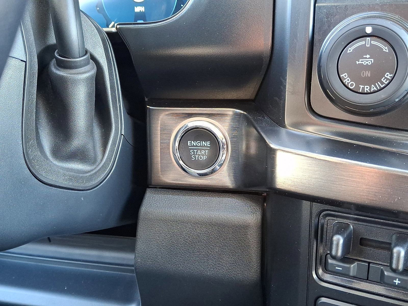 Certified 2024 Ford F350 Lariat w/ Lariat Ultimate Package image 30