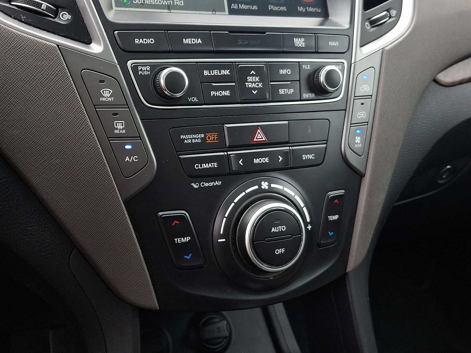 Used 2017 Hyundai Santa Fe Limited AWD/4WD image 25