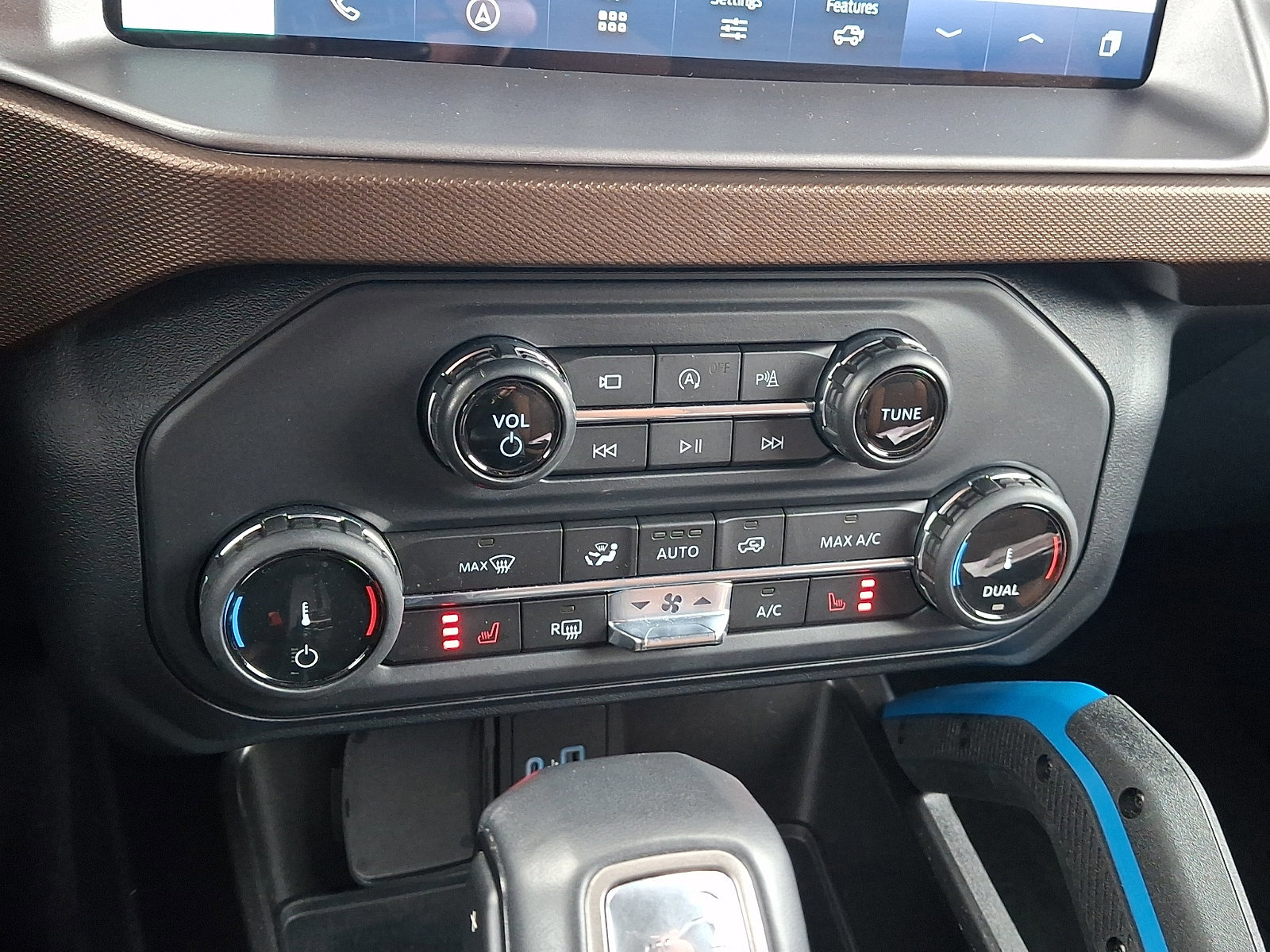 Certified 2022 Ford Bronco Outer Banks w/ Sasquatch Package image 22