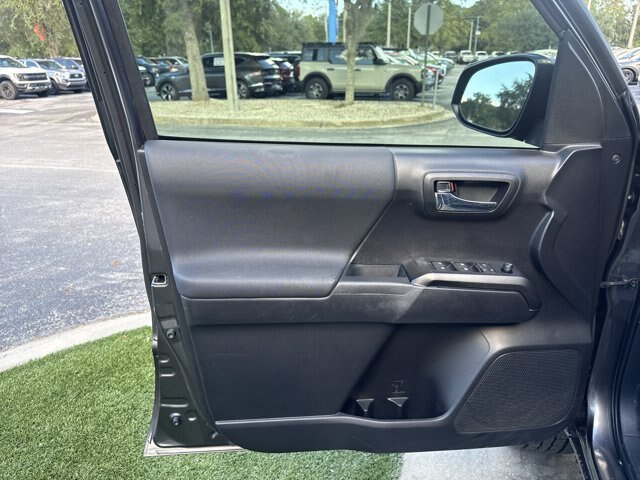Used 2020 Toyota Tacoma TRD Sport RWD image 9