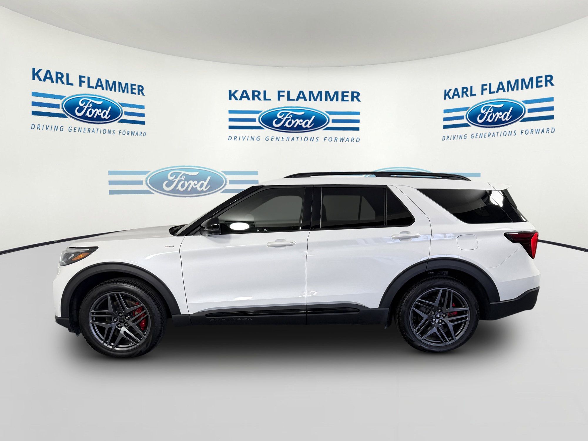 Certified 2025 Ford Explorer ST-Line w/ Premium Package RWD image 6