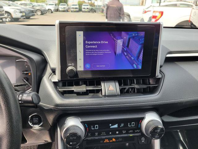 Used 2025 Toyota RAV4 XLE FWD image 28