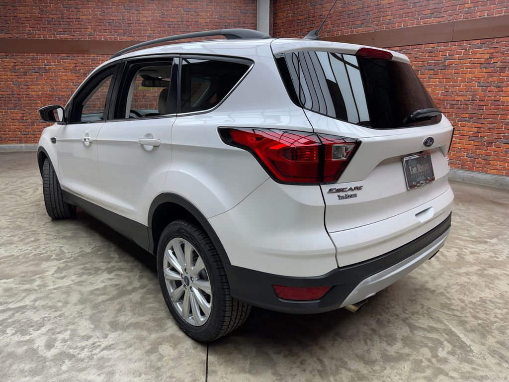 Certified 2019 Ford Escape SEL FWD image 2