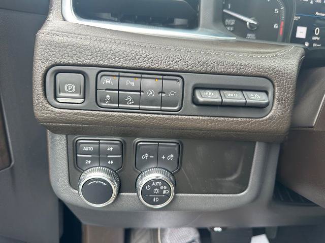 Used 2021 GMC Yukon Denali w/ Denali Premium Package AWD/4WD image 13