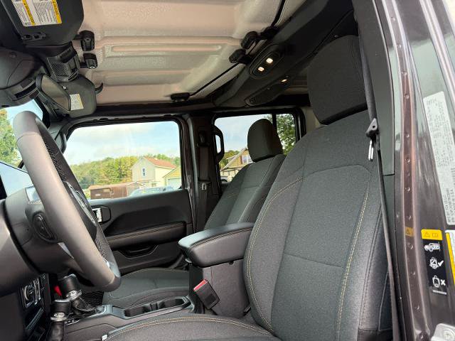 Used 2026 Jeep Wrangler Unlimited Sahara AWD/4WD image 9