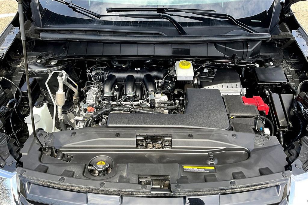 Used 2024 Nissan Pathfinder SV image 12