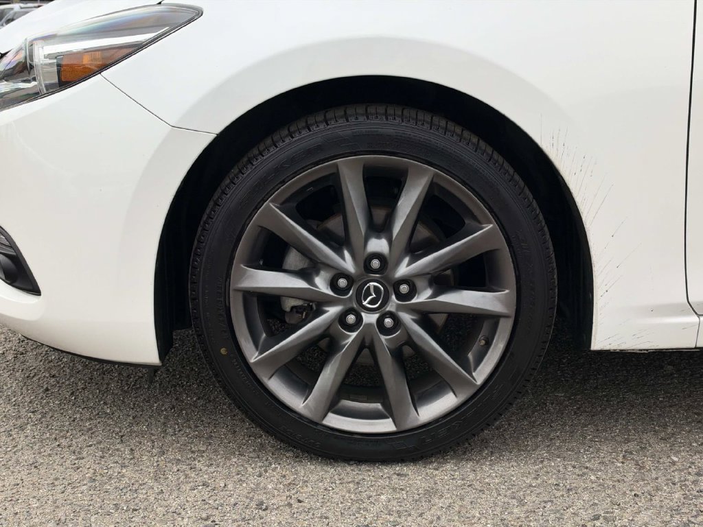 Used 2018 MAZDA MAZDA3 Grand Touring w/ Premium Equipment Package FWD image 28