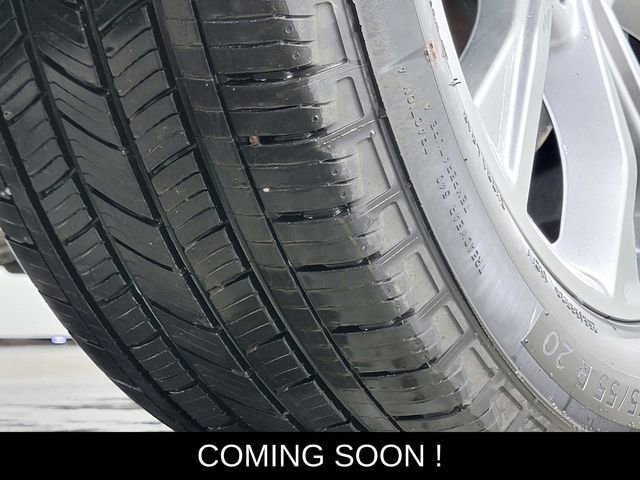 Certified 2022 Ford Explorer XLT w/ Equipment Group 202A image 11