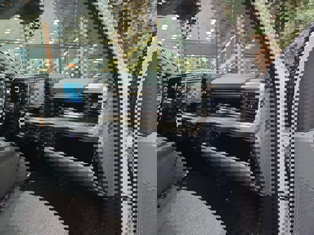 Certified 2024 Ford F350 XLT w/ FX4 Off-Road Package image 34