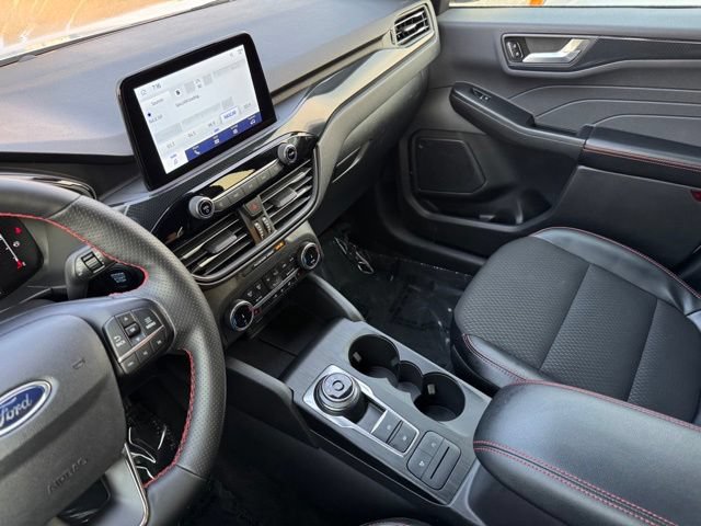 Certified 2025 Ford Escape ST-Line Select AWD/4WD image 20