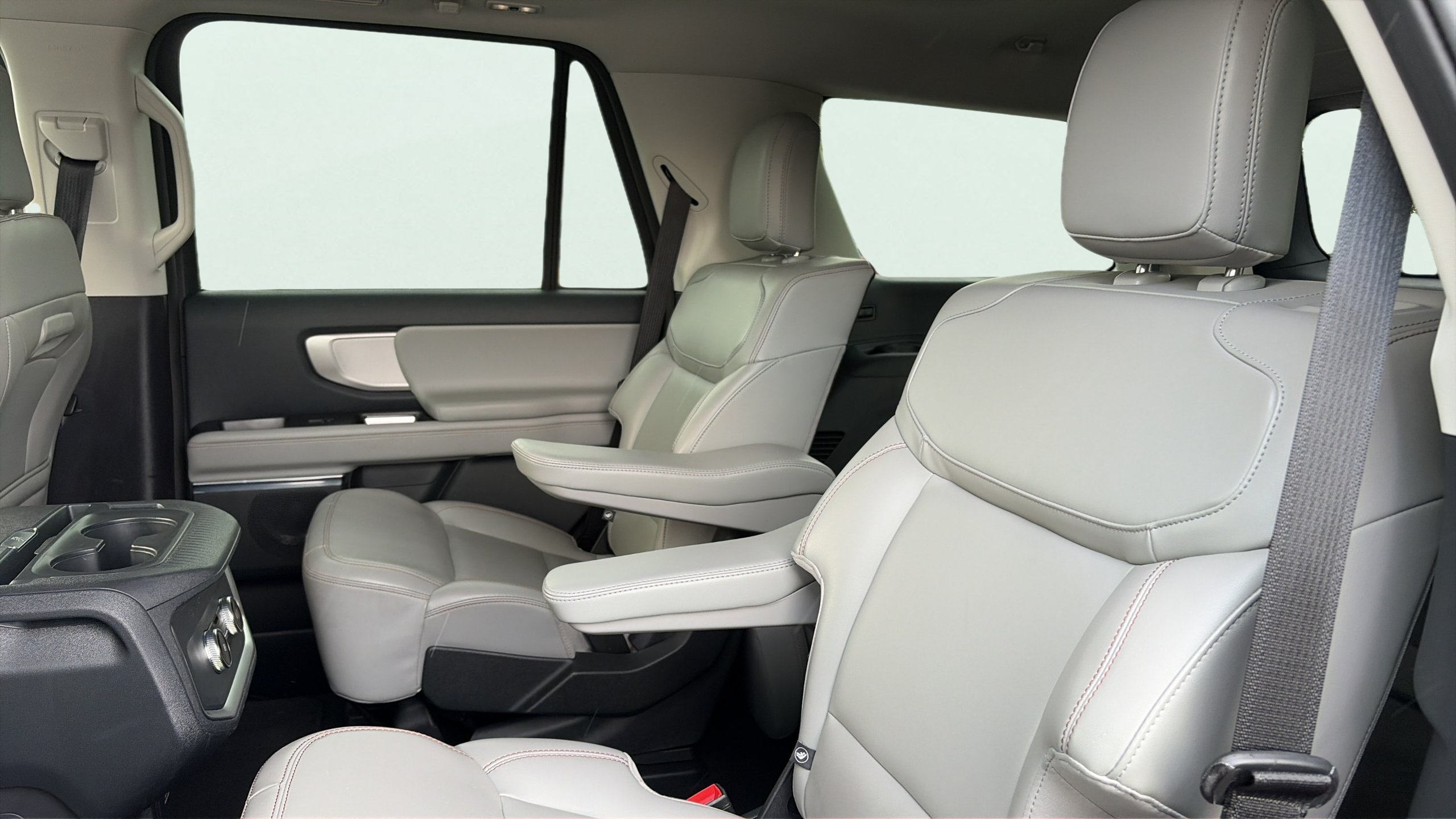 Certified 2025 Ford Expedition Active AWD/4WD image 13