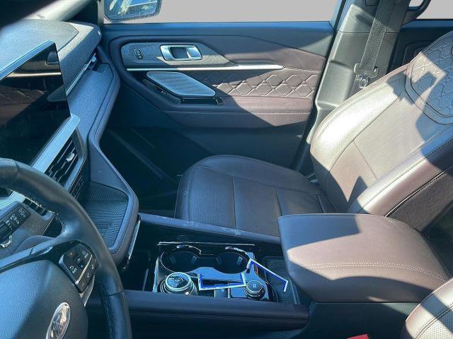 Certified 2025 Ford Explorer Platinum w/ LUX Leather Package image 6
