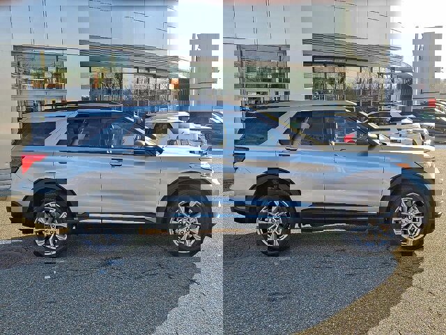 Certified 2024 Ford Explorer XLT w/ Equipment Group 202A image 9