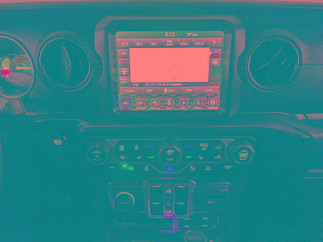 Used 2023 Jeep Wrangler Unlimited Sahara AWD/4WD image 9