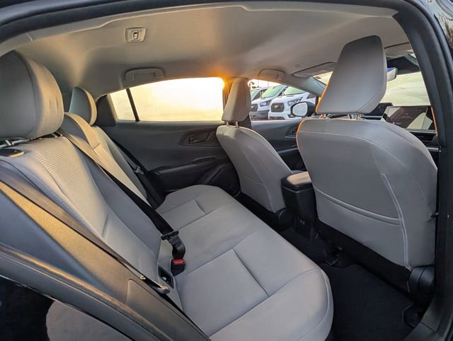 Used 2025 Toyota Prius LE image 11