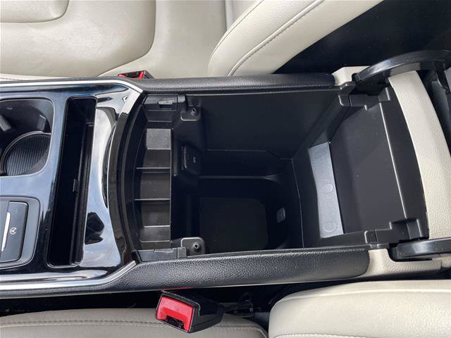 Certified 2019 Ford Edge Titanium w/ Cold Weather Package AWD/4WD image 29