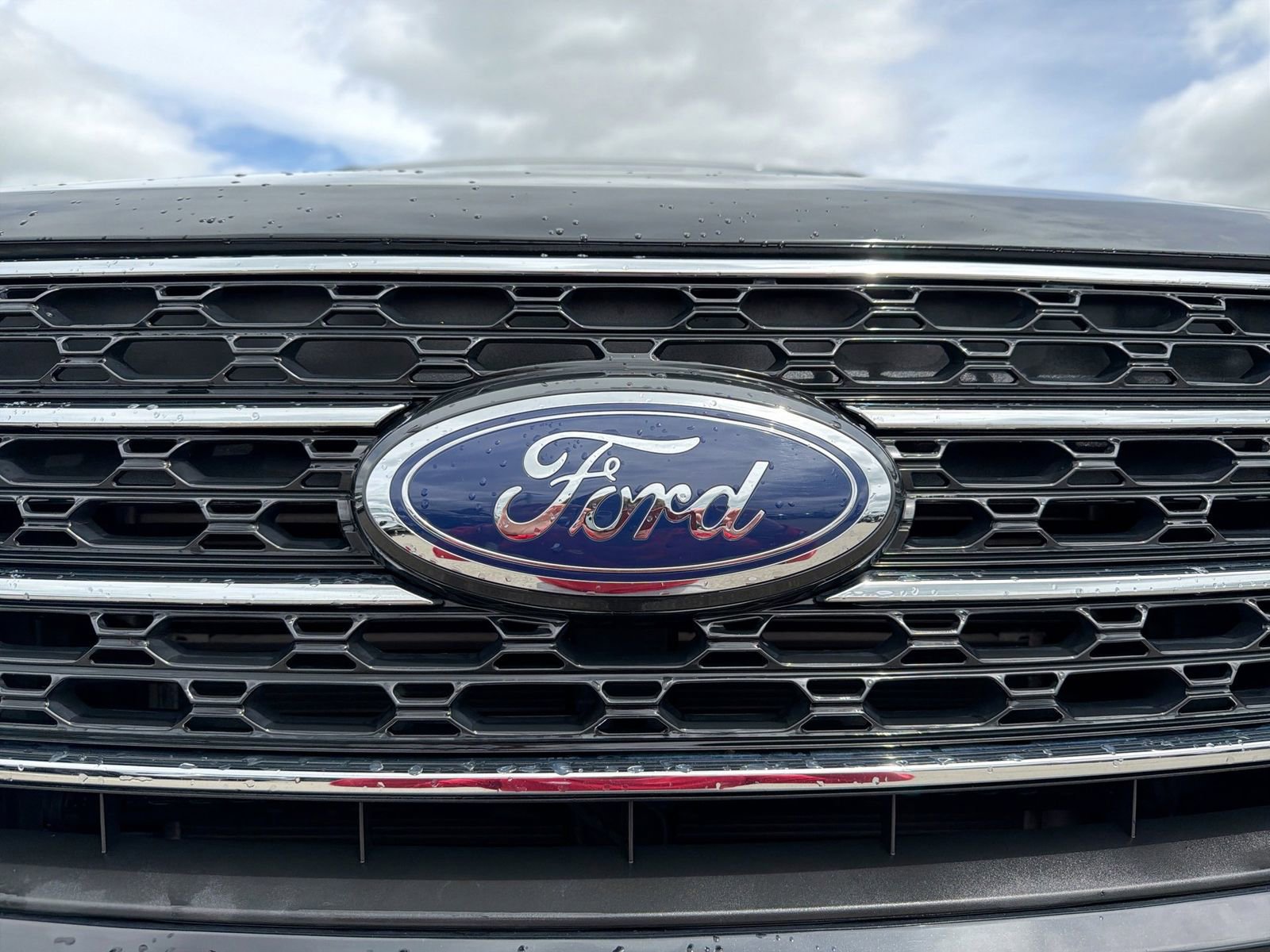 Certified 2024 Ford Explorer XLT w/ Equipment Group 202A AWD/4WD image 14