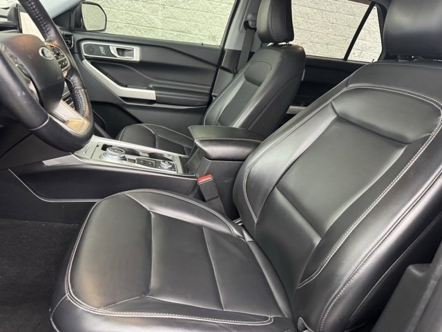 Certified 2021 Ford Explorer XLT w/ Equipment Group 202A image 13