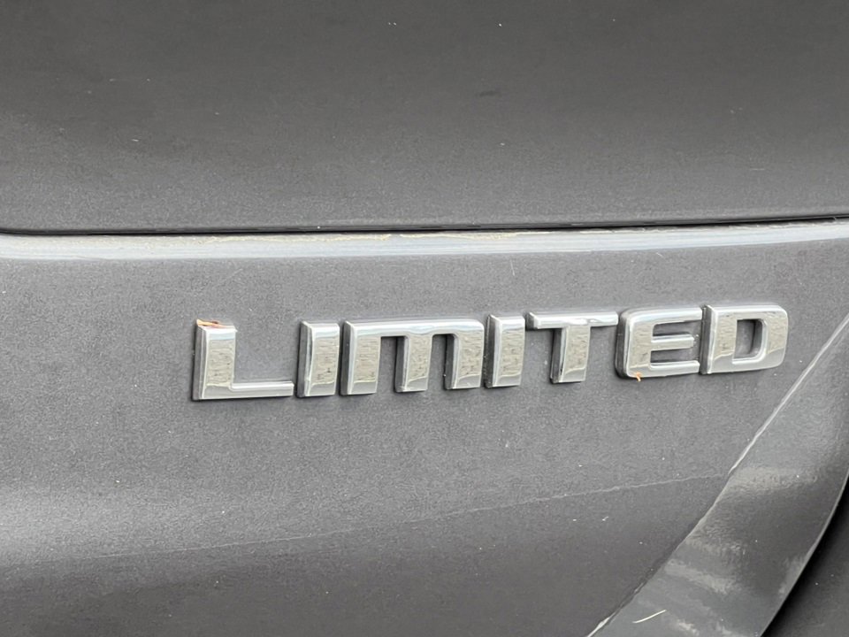 Used 2022 Jeep Grand Cherokee L Limited image 9