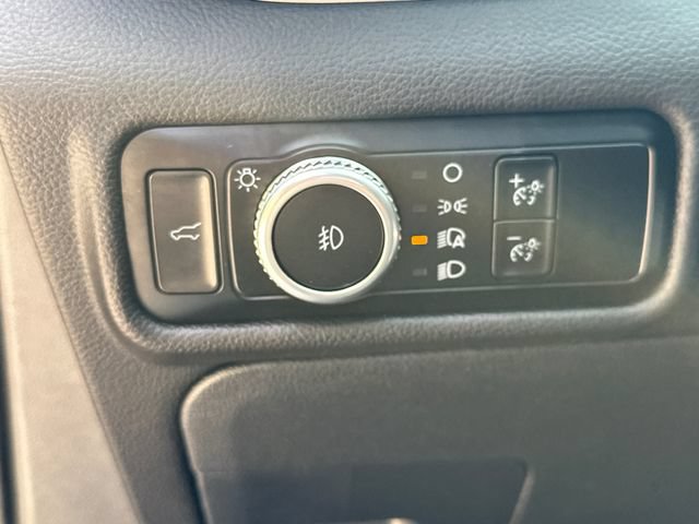 Certified 2022 Ford Explorer XLT w/ Equipment Group 202A AWD/4WD image 32