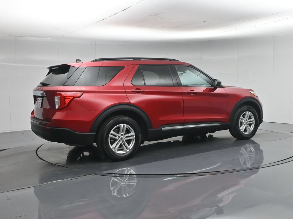 Certified 2023 Ford Explorer XLT RWD image 29