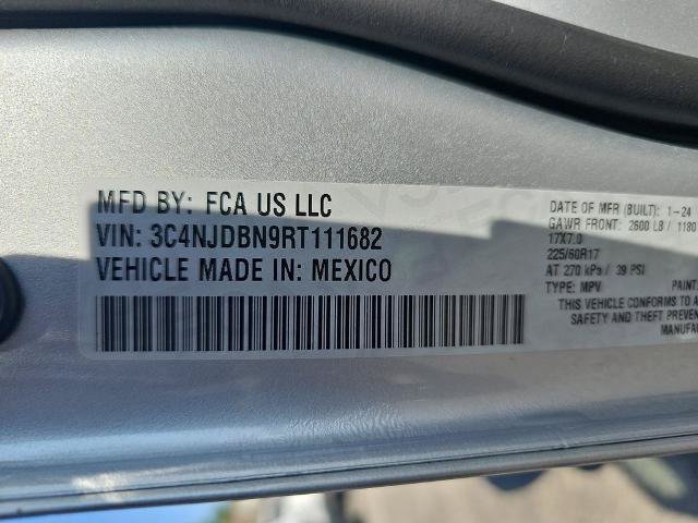Used 2024 Jeep Compass Latitude AWD/4WD image 33