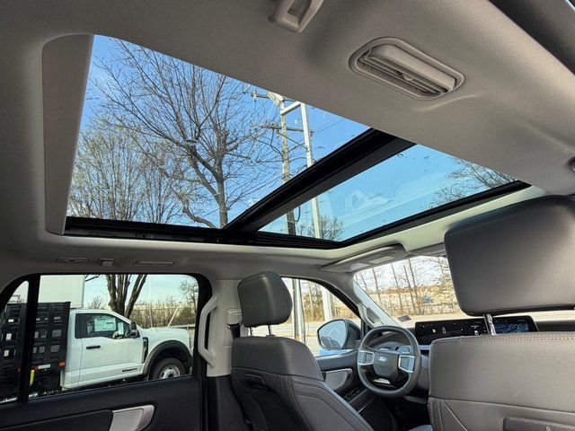 Certified 2025 Ford Expedition Max Active image 18