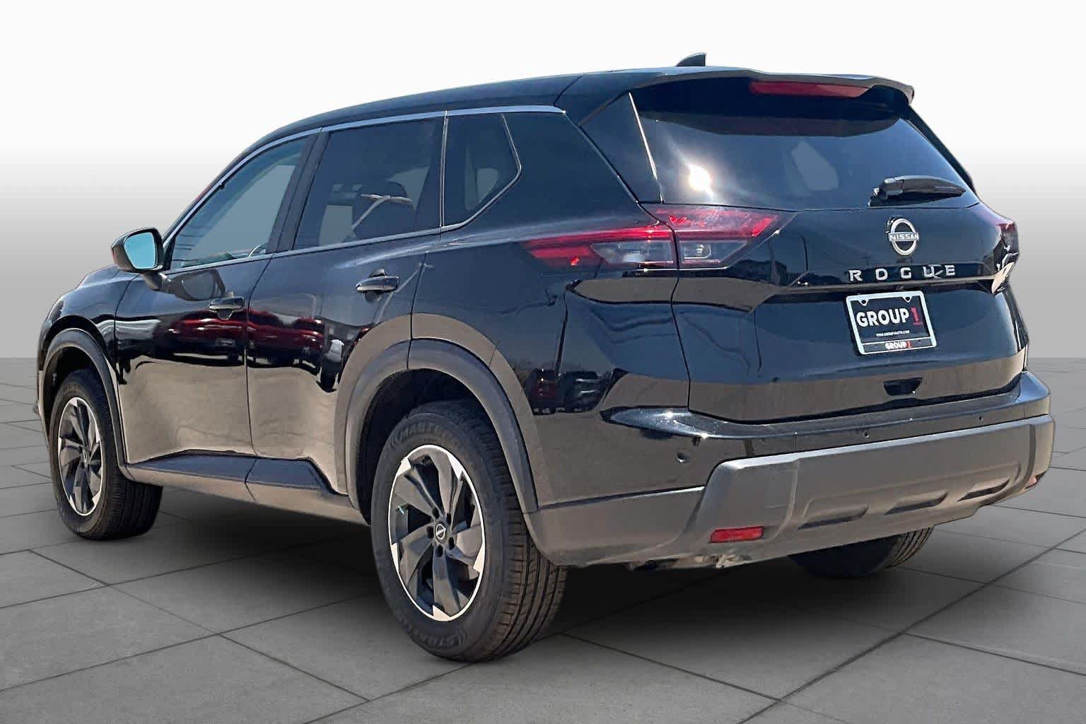 Used 2025 Nissan Rogue SV FWD image 12