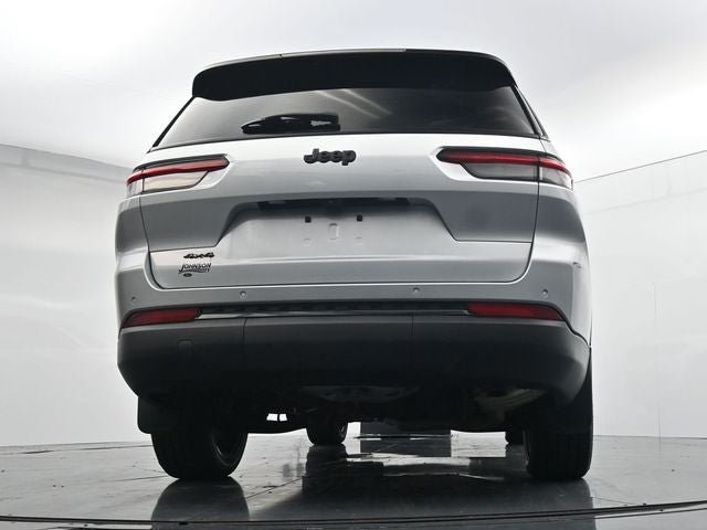 Used 2023 Jeep Grand Cherokee L Altitude AWD/4WD image 36