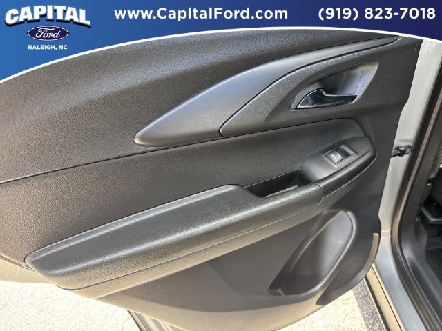 Used 2025 Chevrolet TrailBlazer LT w/ Convenience Package AWD/4WD image 17