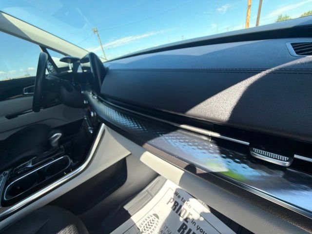 Used 2024 Kia Carnival SX Prestige FWD image 35